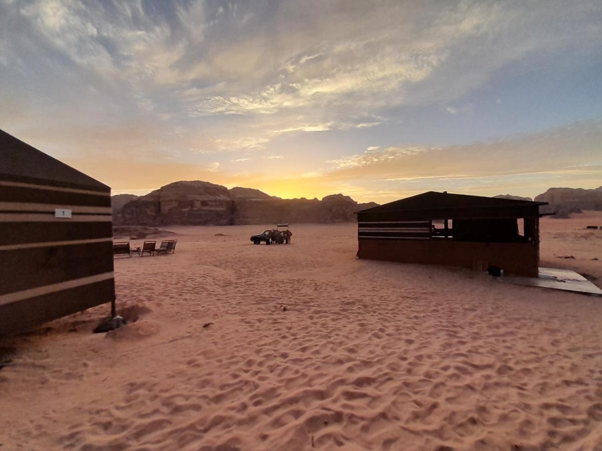 Bedouin Host Camp& With Tour Hotel Wadi Rum Exterior foto