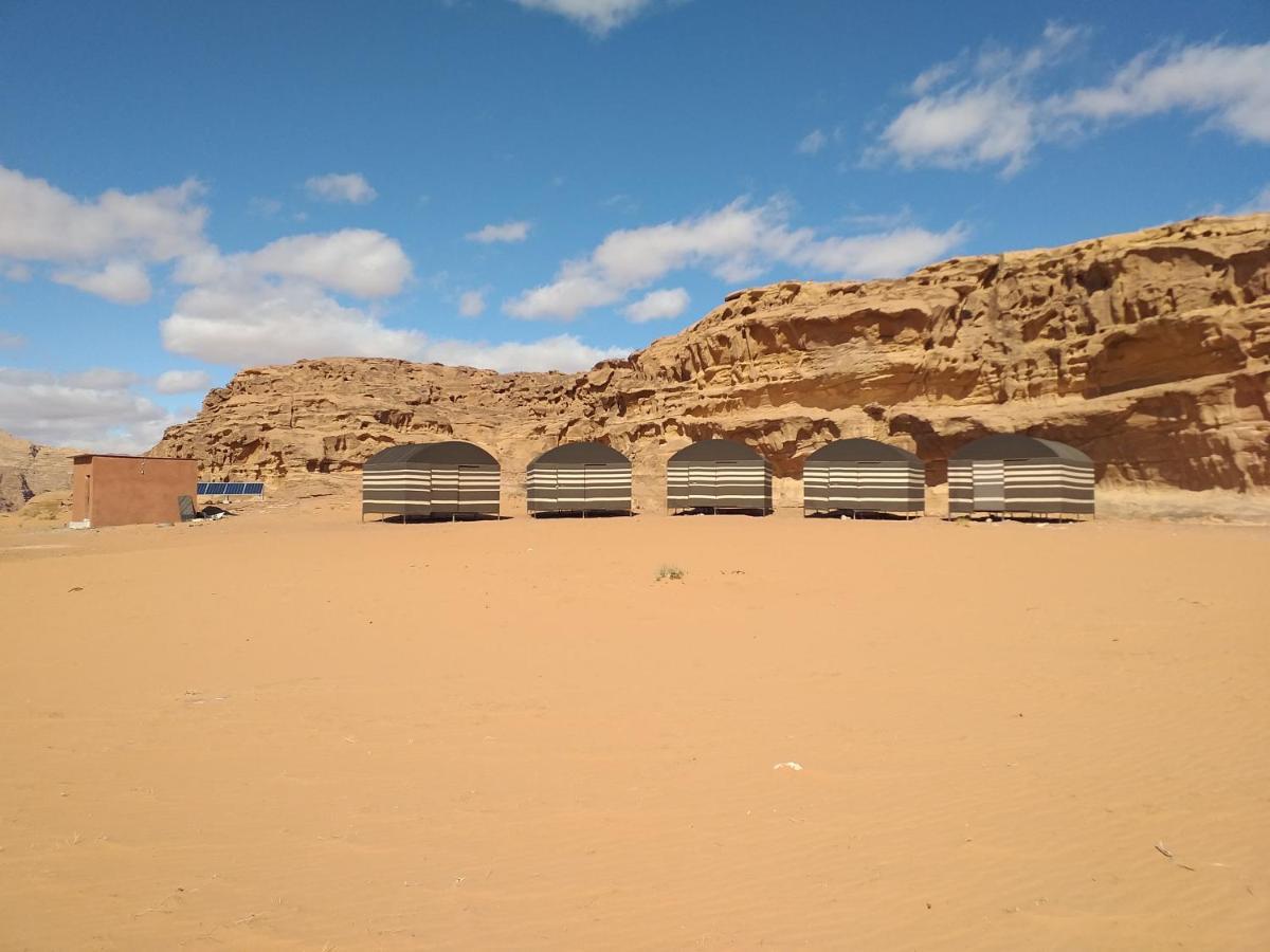 Bedouin Host Camp& With Tour Hotel Wadi Rum Exterior foto